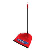 Recogedor con mango .